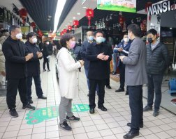 保定市副市长视察惠友军校店,力推民生保障工作