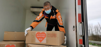 便利蜂为援鄂医疗队捐赠2000份盒饭