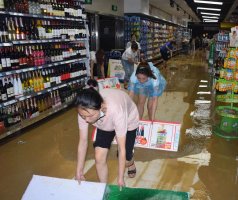 �¾������з�ս���֣���������������Ʒ �����ؽ���������