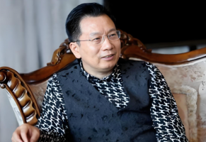 红星美凯龙创始人车建兴辞任总经理,今年高层变动不断