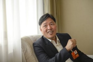 两会零售业代表如何看待新零售时代电商与店商关系?