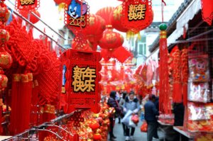不返乡 这些年轻人如何就地过年?