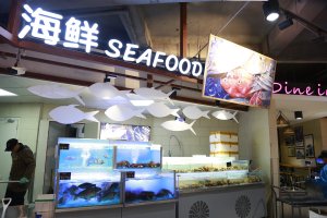 饿了么加注 抖音快手入局 本地生活赛道格局悄然生变