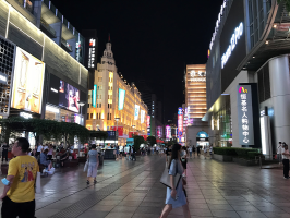 购物中心供大于求 谁能活得更好?