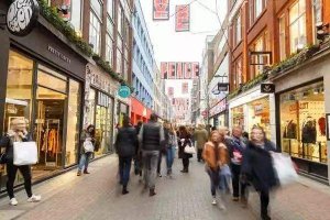 英国商店零售价格以10年来最快速度上涨