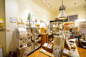 连锁杂货店本土品牌能否主场突围